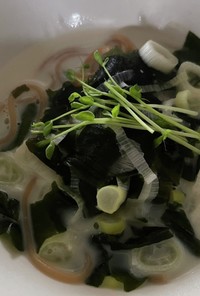 米粉麺のミルク味噌スープ