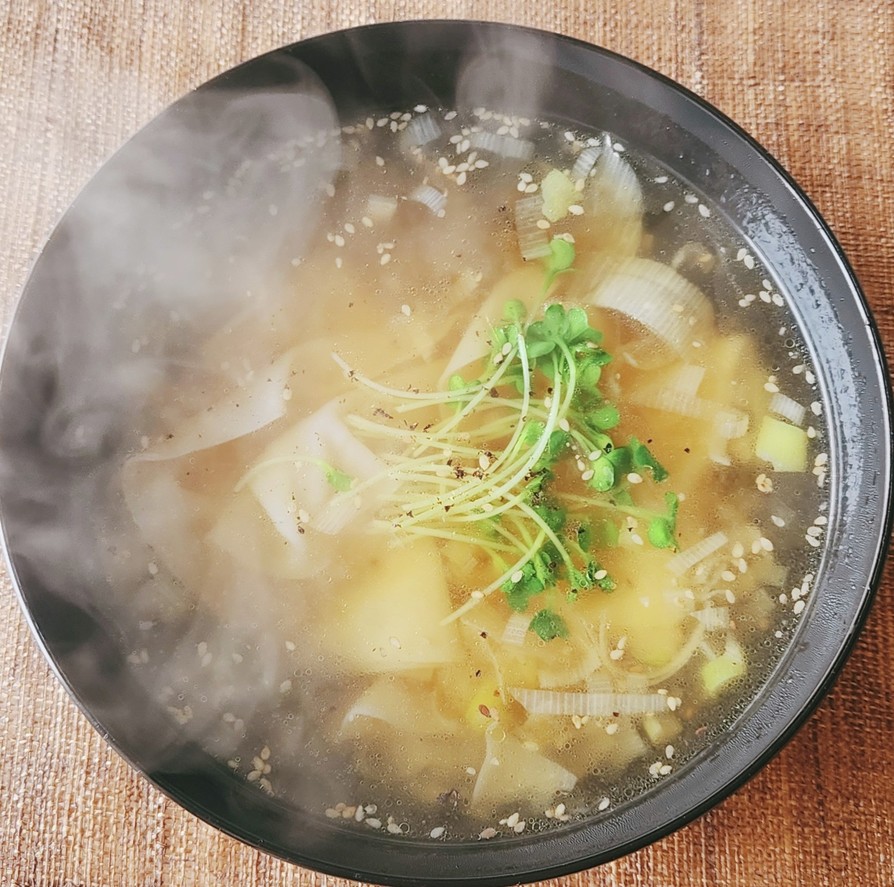 ワンタンスープ☆餃子の皮☆簡単昼食☆夕食の画像