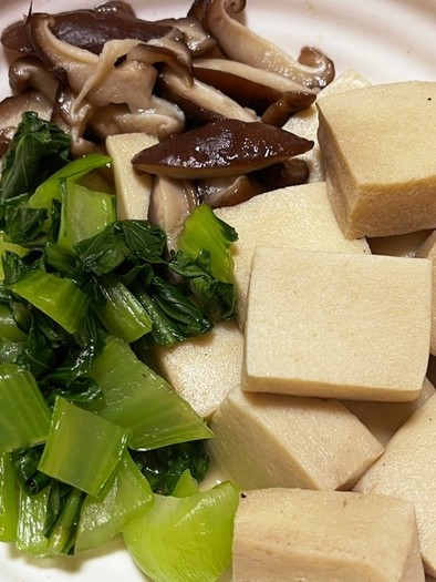 高野豆腐と椎茸と青梗菜の白煮の写真