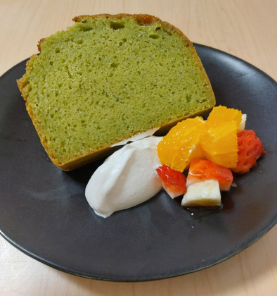 小松菜のパウンドケーキの写真