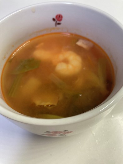 クノールトムヤム味キューブ海鮮スープの写真