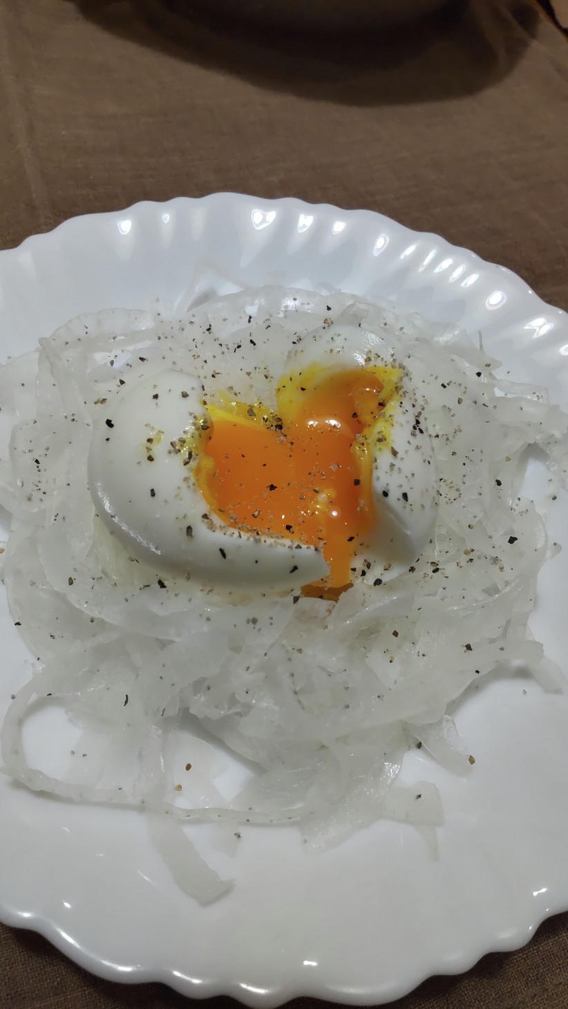 オニオンサラダ～エッグのせ～の画像