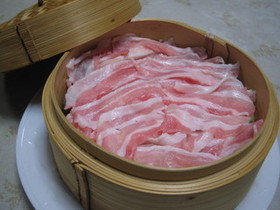 豚バラ肉の蒸籠蒸し