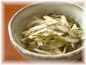 めかぶと新玉ねぎのさっぱり和え