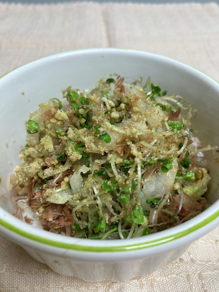 浅漬白菜とブロッコリースプラウトのサラダの画像