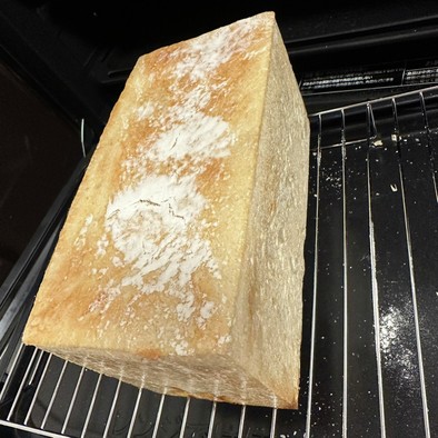 バターなし こねない 1.5斤角食パン　の写真