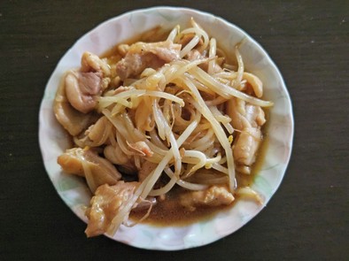 鶏モモ肉とモヤシのオイスターソース炒めの写真