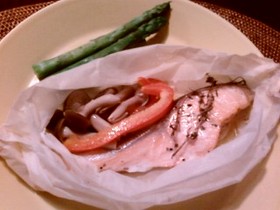 ☆イタリア風・・サーモン紙包み焼き