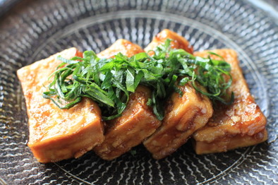 お肉がなくても満足感！高野豆腐の照り焼きの写真