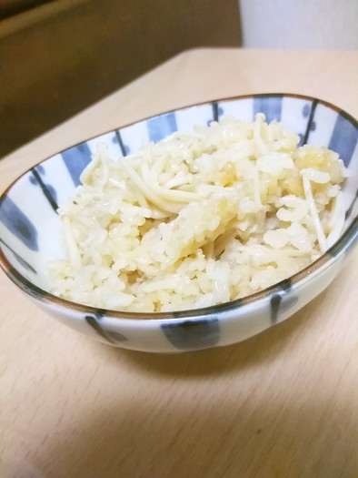 エノキの炊き込みご飯の写真