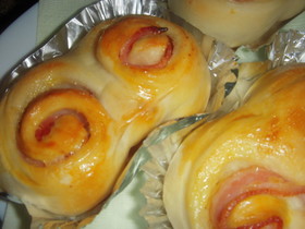炊飯器で発酵パン(ベーコンマヨロール)