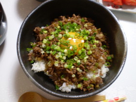 ご飯もりもり☆ゴボウ入り月見牛丼
