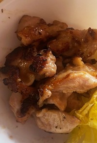 鶏胸肉のニンニク醬油焼き