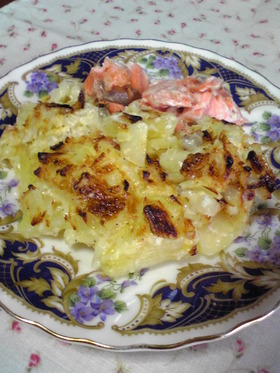 《鮭とポテトのオニオンマヨ焼き》