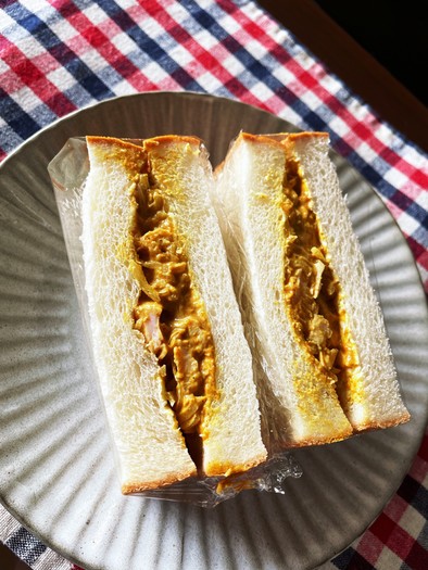バターチキン風サンドイッチの写真
