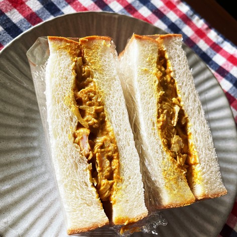 バターチキン風サンドイッチ