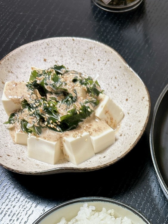 豆腐とわかめの胡麻サラダの画像
