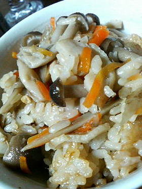 ツナ缶とたっぷりきのこの炊き込みご飯