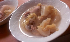 春キャベツと鶏手羽元のスープ仕立て
