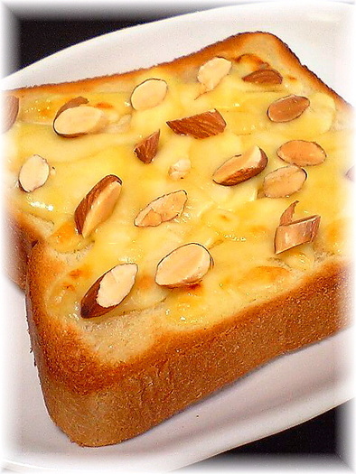 メープル＆チーズ＆アーモンドトースト♪の写真