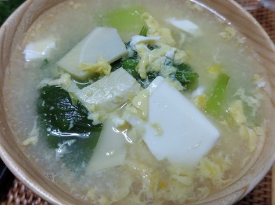 タケノコ入りチンゲン菜と豆腐の中華スープの写真