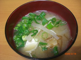 いっぱい食べれる☆千切り大根の味噌汁