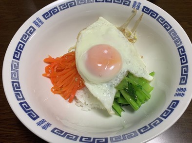 韓国料理　醤油のビビンパの写真