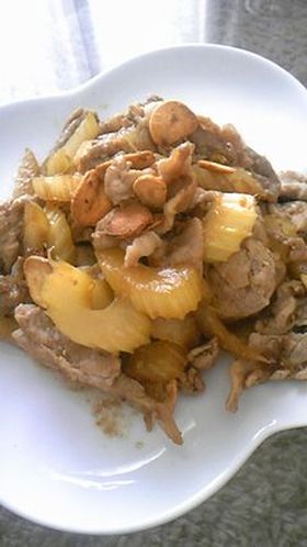 酸っぱ美味しい★豚セロリおろし炒め★