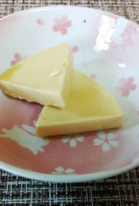 チーズのニンニク醬油漬け