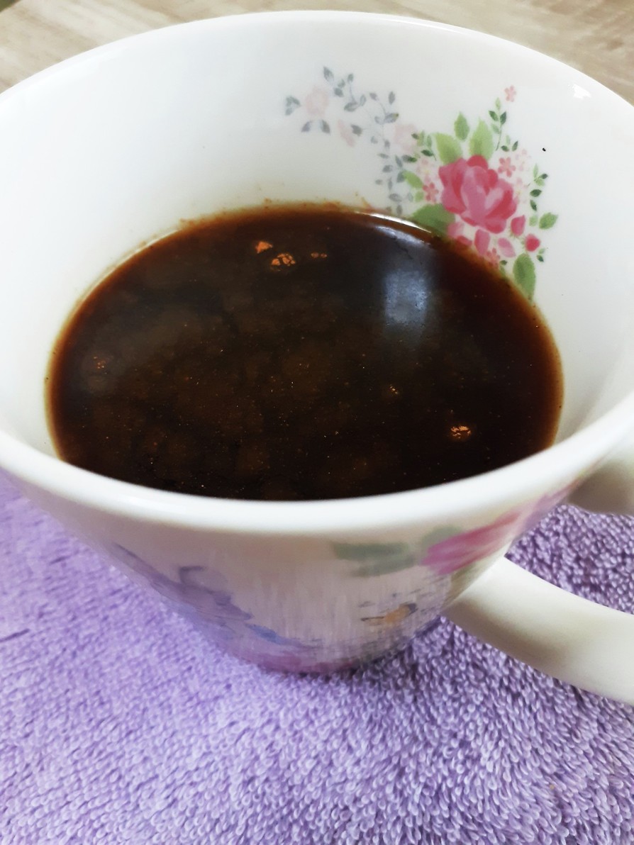 コーヒーに蜂蜜とシナモンの画像