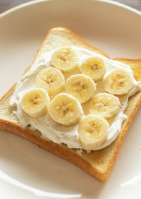余った生クリームで！簡単バナナトースト