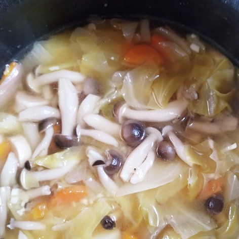 生姜とニンニクで身体に優しいスープ