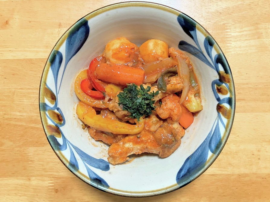 鶏手羽元と洋風野菜と里芋のトマト煮の画像