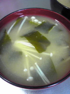 えのきとわかめの簡単お味噌汁