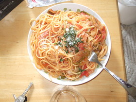 トマトソースパスタ