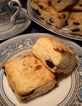 ちょっぴり大人味♪ラムレーズンスコーン