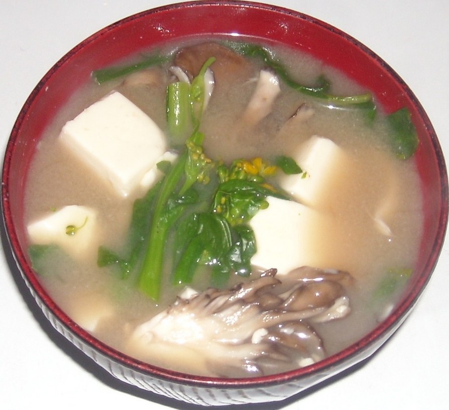 菜の花＆舞茸＆豆腐の味噌汁の画像
