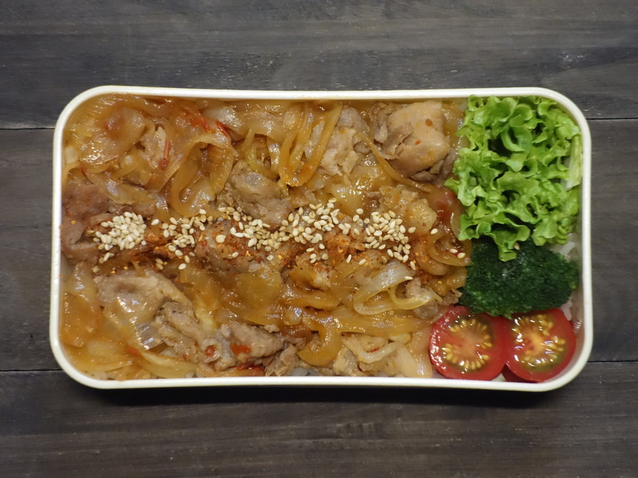 レンジで簡単★豚肉と玉ねぎの甘辛豚丼弁当の画像