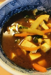 レトルト活用●根菜と豆腐の味噌汁