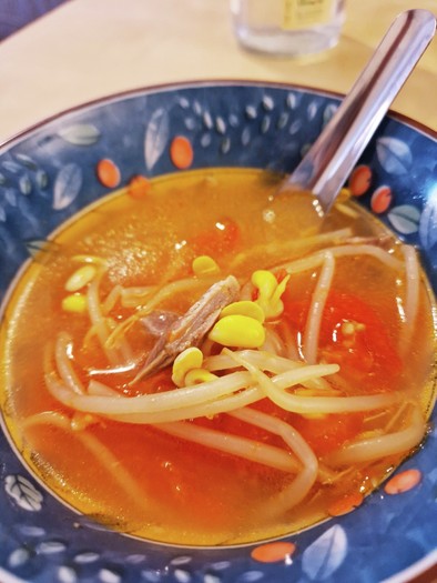 台湾母ちゃんの豆もやしトマトスープの写真