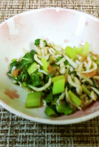 小松菜とシラスの梅鰹炒め