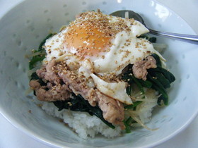 絶品♥目玉焼きビビンバ丼♬