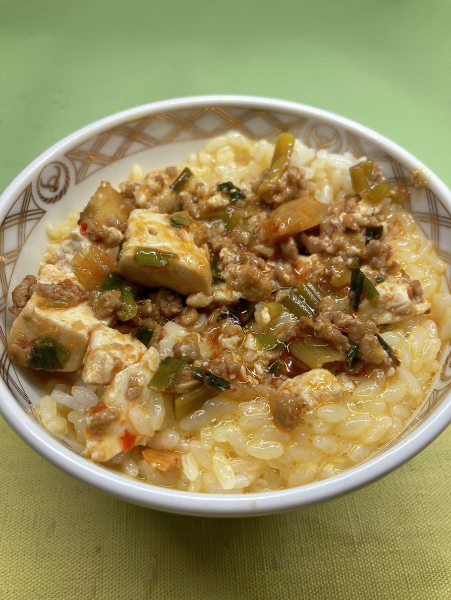麻婆豆腐の卵かけご飯の画像