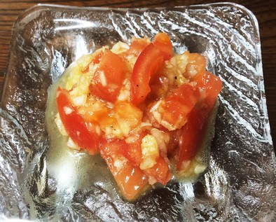 トマトと玉ねぎの塩レモンサラダの写真