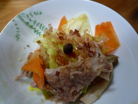 春キャベツと豚肉の簡単鍋蒸し