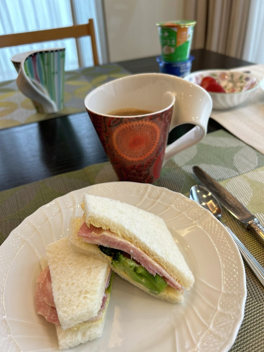 簡単#ブロッコリーとハムのサンドイッチの画像