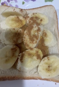 オガタ家　夜食メープルバナナシナモンパン