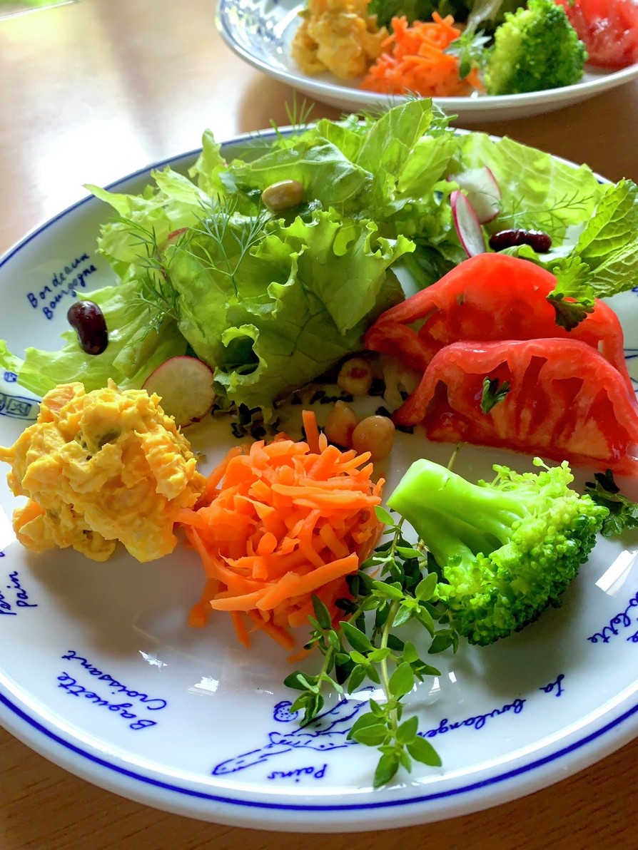 彩り野菜のわくわくサラダプレートの画像