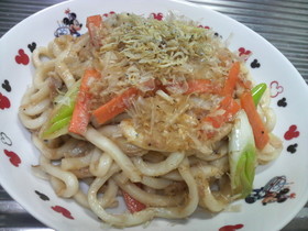カリカリ♪じゃこのお手軽焼きうどん