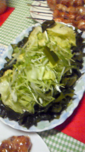 初心者の簡単♪豆腐とわかめのサラダ